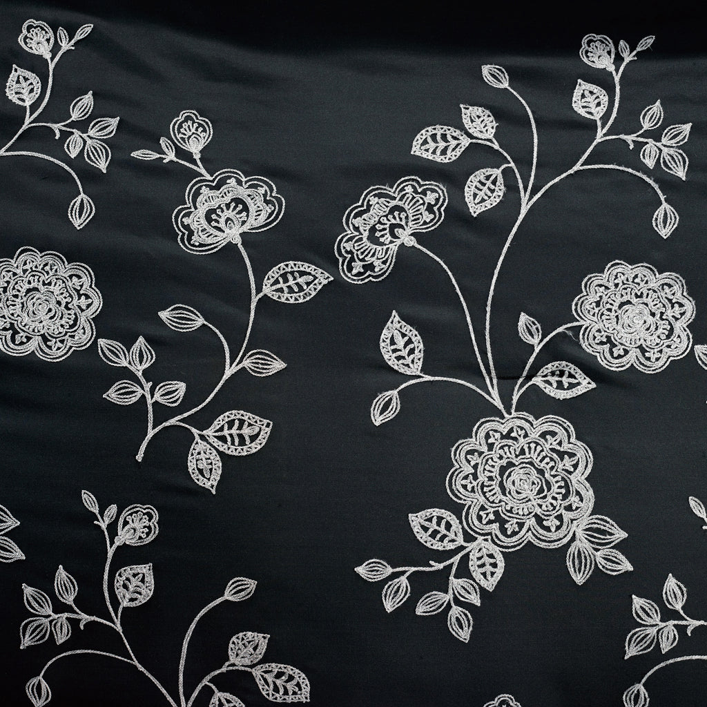 Alternate view of the 7-Piece Elegant Black and White Floral Embroidered Comforter Set