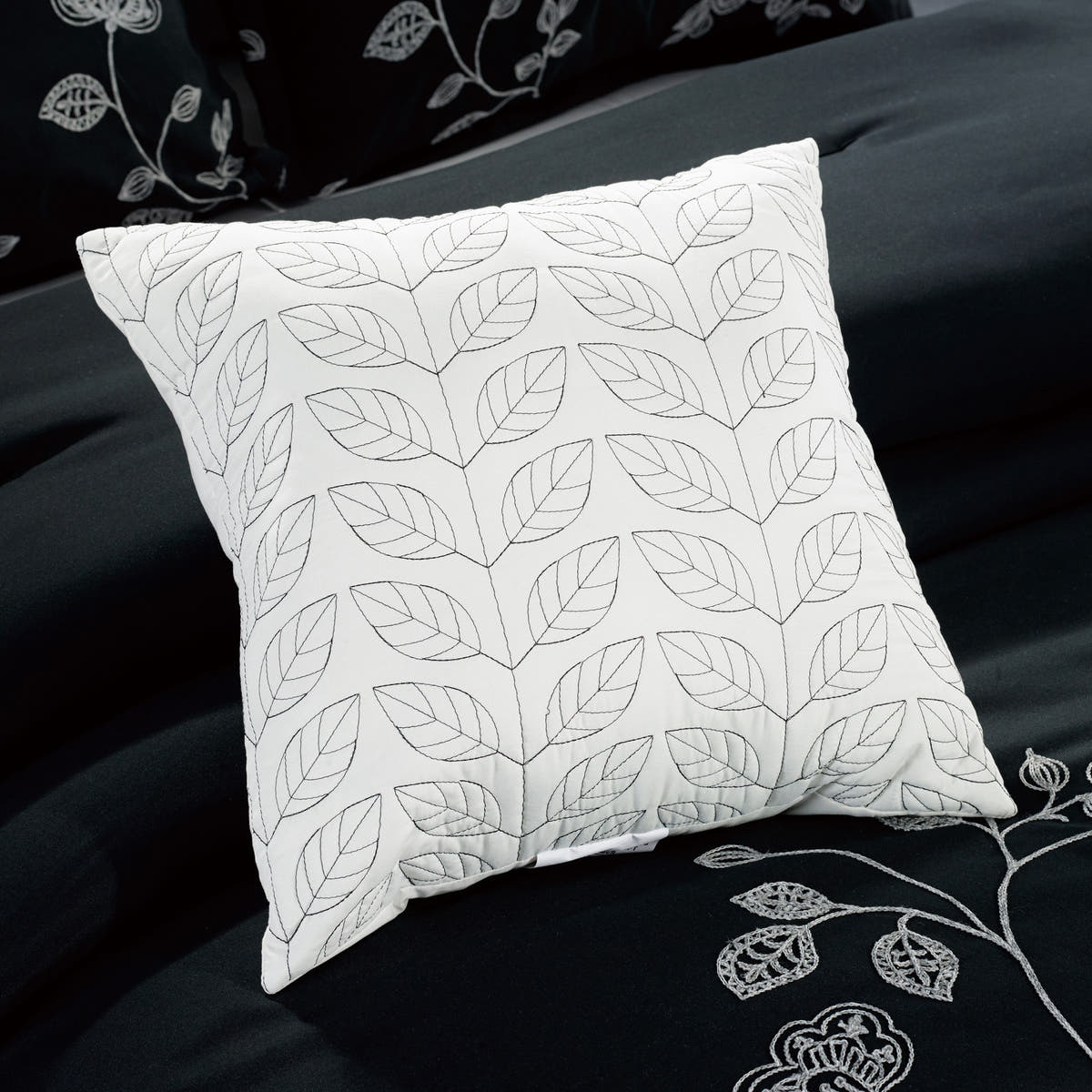 Alternate view of the 7-Piece Elegant Black and White Floral Embroidered Comforter Set