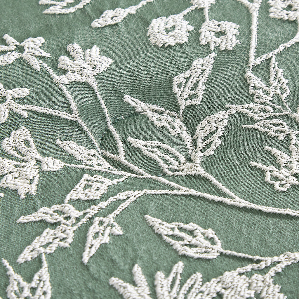 Green Floral 5-Piece Comforter Set decorative pillows