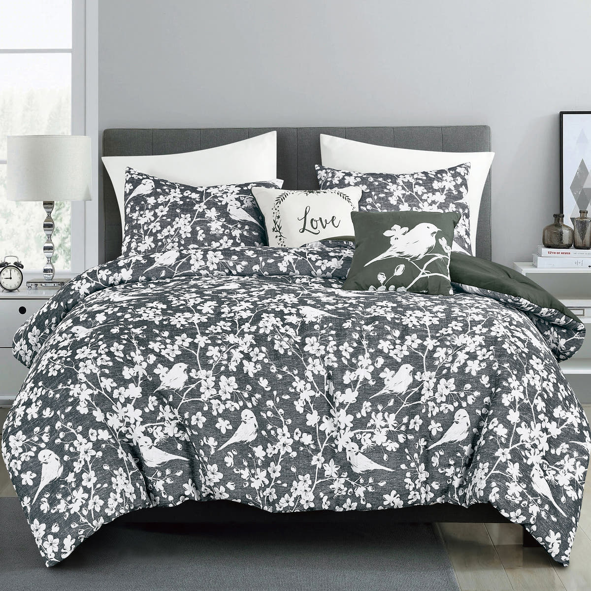 Black & White Floral 5-Piece Comforter Set detail 3