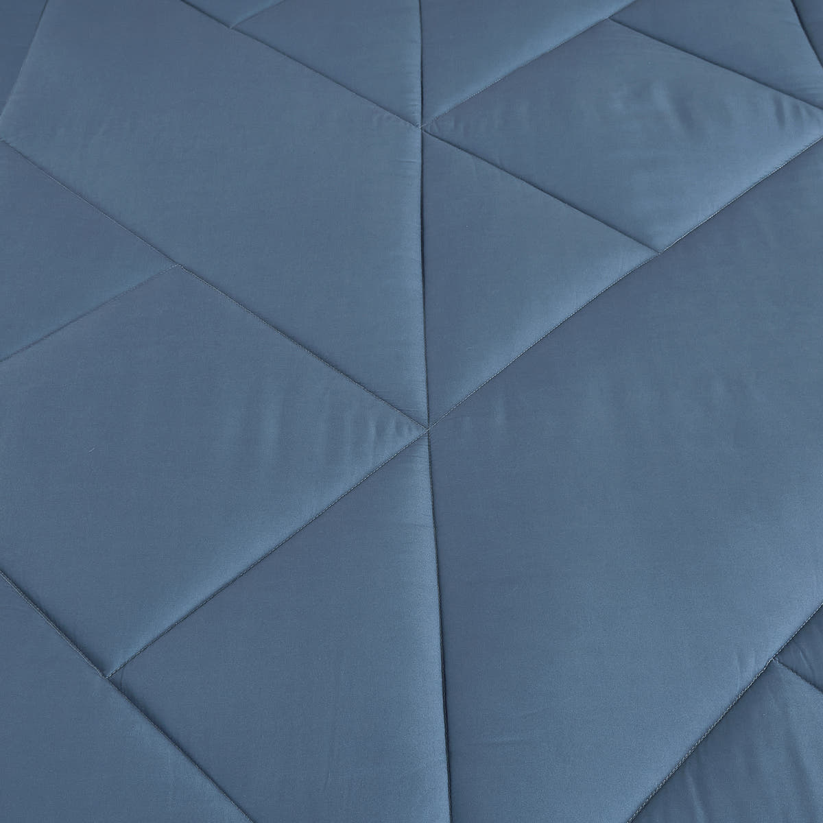 Blue Geometric Quilted 9-Piece Comforter & Sheet Set - alternate product view 5