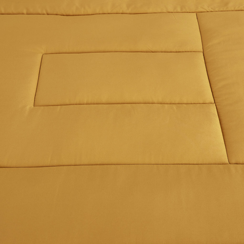 Yellow Quilted 9-Piece Comforter & Sheet Set - alternate product view 4
