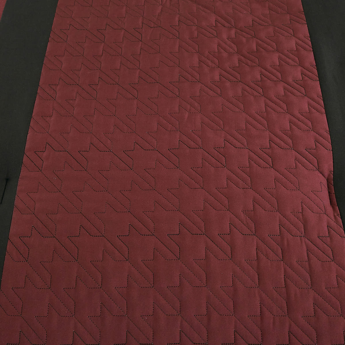 Burgundy Color Block 9-Piece Comforter & Sheet Set - alternate product view 4